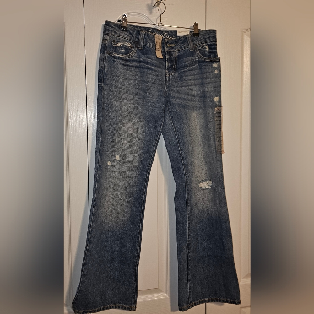 NEW AMERICAN EAGLE FAVORITE BOYFRIEND